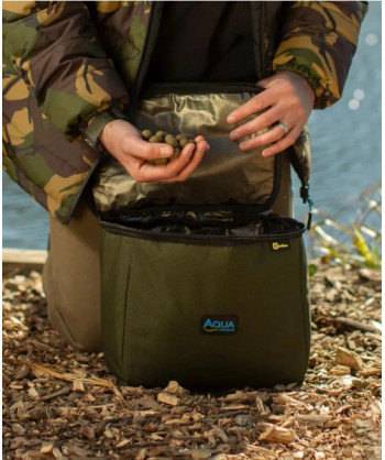 Aqua Malá chladící taška Roving Cool Bag Black Series